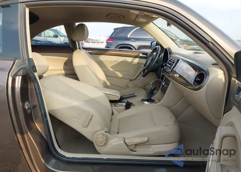 2013 Volkswagen Beetle 2.5L z USA, uszkodzony, nr VIN 3VWJX7AT0DM677373